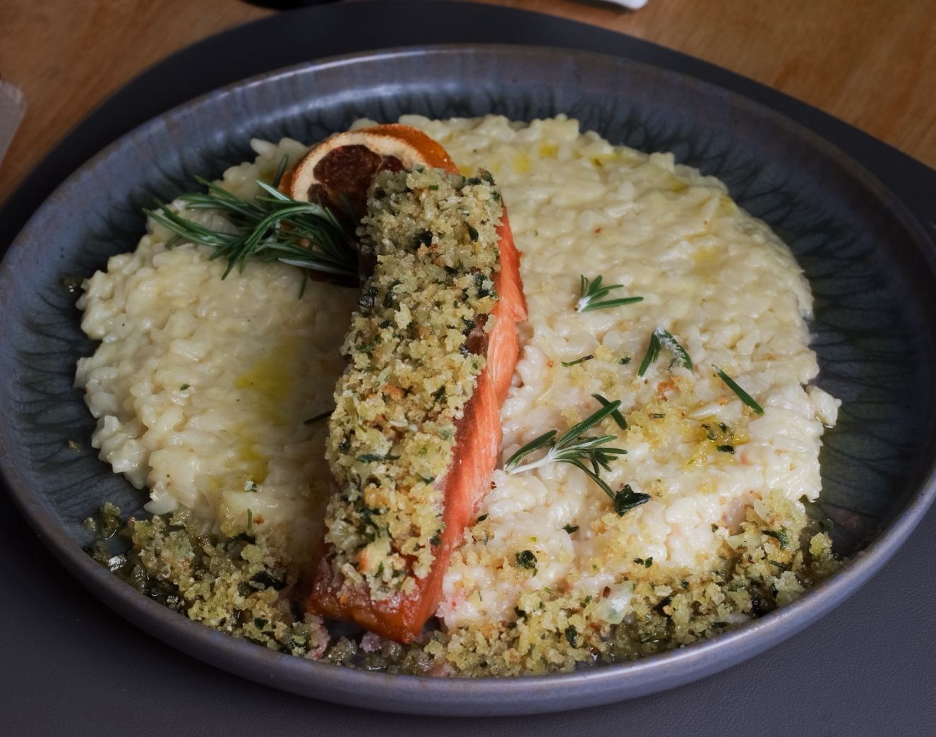 Salmão crocante
